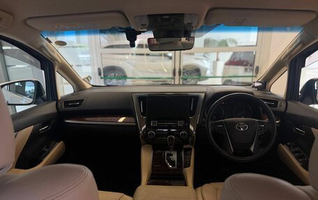 Toyota Alphard III, 2018 год, 3 500 000 рублей, 10 фотография