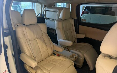 Toyota Alphard III, 2018 год, 3 500 000 рублей, 20 фотография