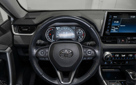 Toyota RAV4, 2020 год, 3 160 000 рублей, 10 фотография