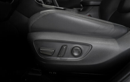 Toyota RAV4, 2020 год, 3 160 000 рублей, 21 фотография