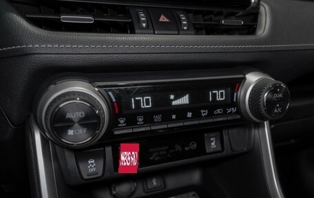 Toyota RAV4, 2020 год, 3 160 000 рублей, 16 фотография