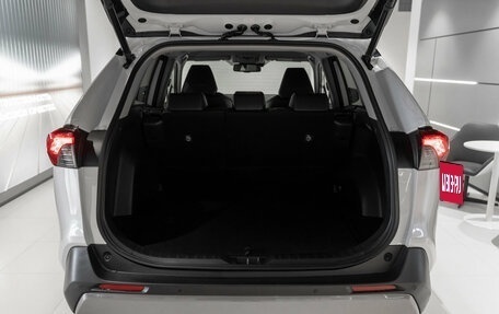Toyota RAV4, 2020 год, 3 160 000 рублей, 23 фотография