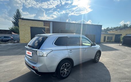 Mitsubishi Outlander III рестайлинг 3, 2014 год, 2 450 000 рублей, 7 фотография