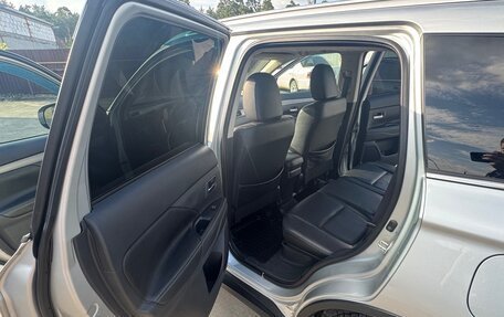 Mitsubishi Outlander III рестайлинг 3, 2014 год, 2 450 000 рублей, 11 фотография