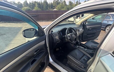 Mitsubishi Outlander III рестайлинг 3, 2014 год, 2 450 000 рублей, 12 фотография