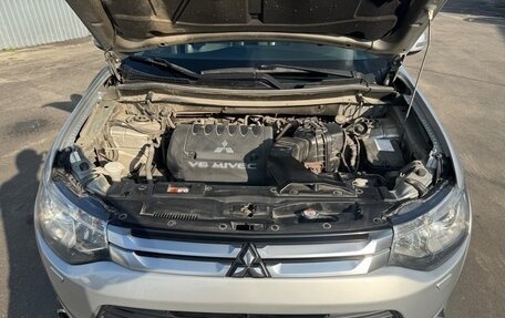 Mitsubishi Outlander III рестайлинг 3, 2014 год, 2 450 000 рублей, 19 фотография
