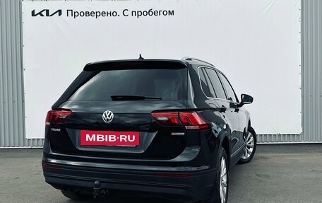 Volkswagen Tiguan II, 2018 год, 1 990 000 рублей, 5 фотография