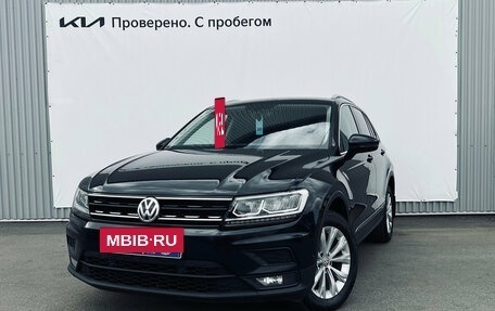 Volkswagen Tiguan II, 2018 год, 1 990 000 рублей, 2 фотография