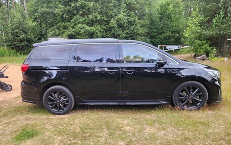 KIA Carnival III, 2018 год, 2 930 000 рублей, 4 фотография