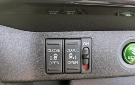 Honda Stepwgn IV, 2016 год, 1 380 000 рублей, 21 фотография