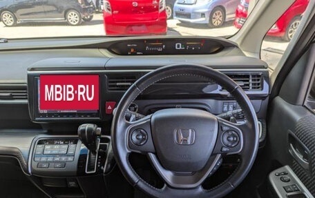 Honda Stepwgn IV, 2016 год, 1 380 000 рублей, 18 фотография