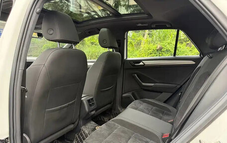 Volkswagen T-Roc I, 2023 год, 1 590 990 рублей, 11 фотография