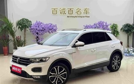 Volkswagen T-Roc I, 2023 год, 1 670 000 рублей, 1 фотография