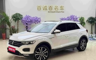 Volkswagen T-Roc I, 2023 год, 1 670 000 рублей, 1 фотография