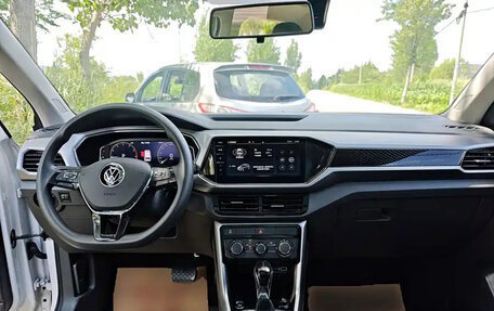 Volkswagen T-Cross I, 2023 год, 1 572 990 рублей, 11 фотография
