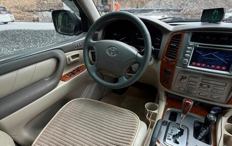 Toyota Land Cruiser 100 рестайлинг 2, 2003 год, 2 280 000 рублей, 4 фотография