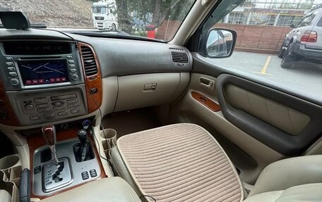 Toyota Land Cruiser 100 рестайлинг 2, 2003 год, 2 280 000 рублей, 8 фотография