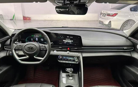 Hyundai Elantra, 2023 год, 1 210 000 рублей, 17 фотография