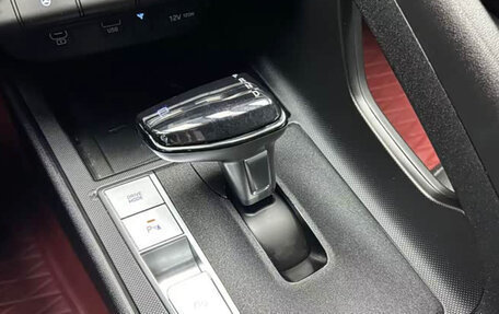 Hyundai Elantra, 2023 год, 1 210 000 рублей, 14 фотография