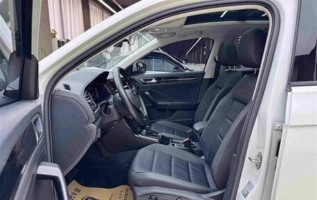 Volkswagen T-Roc I, 2023 год, 1 670 000 рублей, 5 фотография