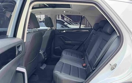 Volkswagen T-Roc I, 2023 год, 1 670 000 рублей, 6 фотография