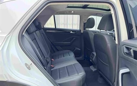 Volkswagen T-Roc I, 2023 год, 1 670 000 рублей, 8 фотография