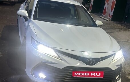 Toyota Camry, 2022 год, 3 350 000 рублей, 3 фотография