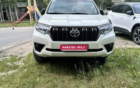 Toyota Land Cruiser Prado 150 рестайлинг 2, 2021 год, 5 800 000 рублей, 1 фотография