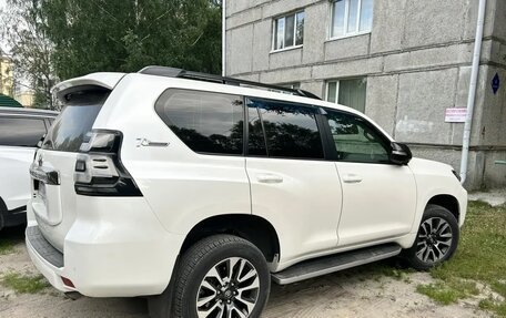 Toyota Land Cruiser Prado 150 рестайлинг 2, 2021 год, 5 800 000 рублей, 3 фотография