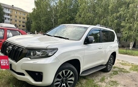 Toyota Land Cruiser Prado 150 рестайлинг 2, 2021 год, 5 800 000 рублей, 2 фотография
