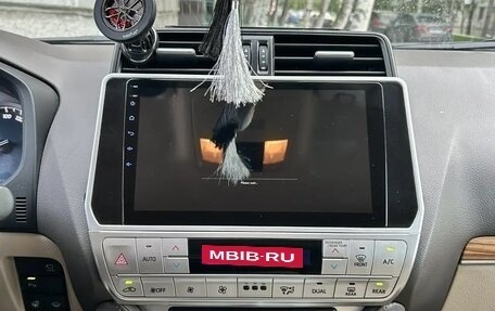 Toyota Land Cruiser Prado 150 рестайлинг 2, 2021 год, 5 800 000 рублей, 9 фотография