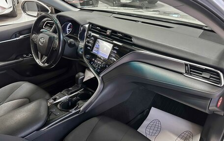 Toyota Camry, 2020 год, 2 350 000 рублей, 16 фотография