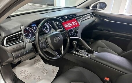 Toyota Camry, 2020 год, 2 350 000 рублей, 10 фотография