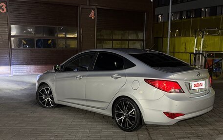 Hyundai Solaris II рестайлинг, 2016 год, 950 000 рублей, 2 фотография