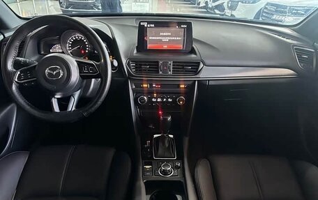 Mazda CX-4, 2023 год, 2 280 000 рублей, 2 фотография