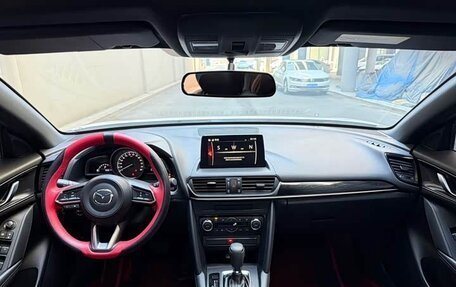 Mazda CX-4, 2023 год, 2 300 000 рублей, 2 фотография
