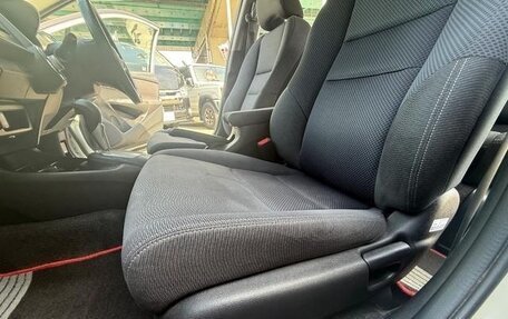Honda Insight II рестайлинг, 2012 год, 650 000 рублей, 27 фотография
