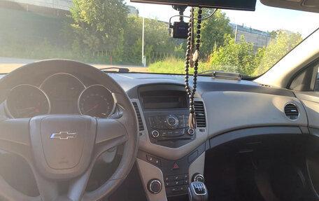 Chevrolet Cruze II, 2011 год, 555 555 рублей, 2 фотография
