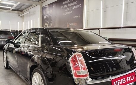 Chrysler 300C II, 2012 год, 1 750 000 рублей, 8 фотография