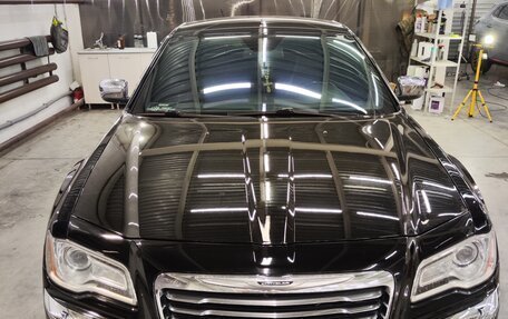 Chrysler 300C II, 2012 год, 1 750 000 рублей, 12 фотография
