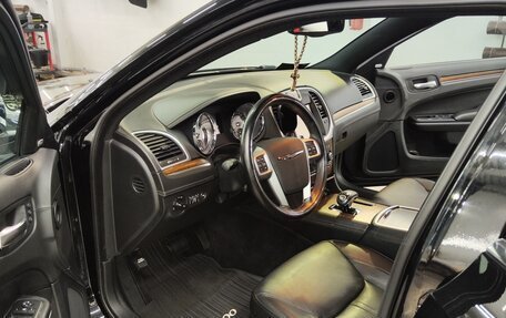Chrysler 300C II, 2012 год, 1 750 000 рублей, 13 фотография