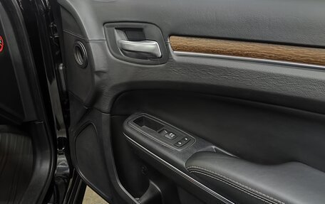 Chrysler 300C II, 2012 год, 1 750 000 рублей, 19 фотография