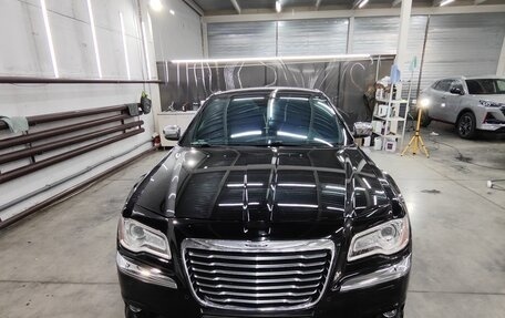 Chrysler 300C II, 2012 год, 1 750 000 рублей, 23 фотография