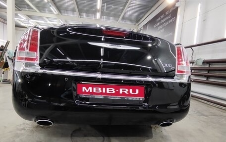 Chrysler 300C II, 2012 год, 1 750 000 рублей, 28 фотография