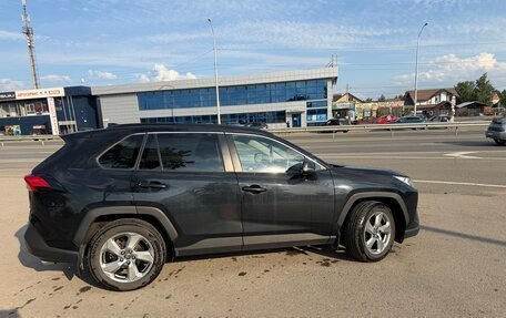 Toyota RAV4, 2021 год, 2 950 000 рублей, 2 фотография
