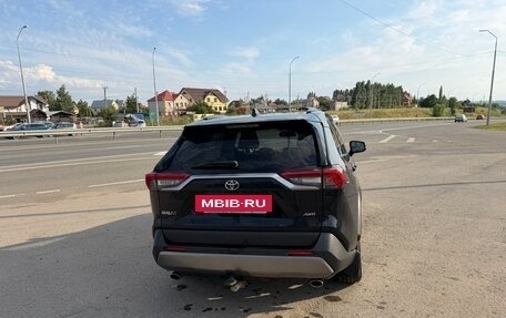 Toyota RAV4, 2021 год, 2 950 000 рублей, 4 фотография