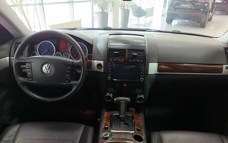 Volkswagen Touareg III, 2007 год, 1 050 000 рублей, 10 фотография