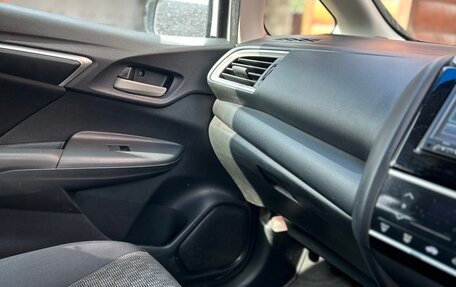 Honda Fit III, 2013 год, 900 000 рублей, 13 фотография