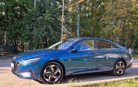 Hyundai Elantra, 2021 год, 1 830 000 рублей, 3 фотография