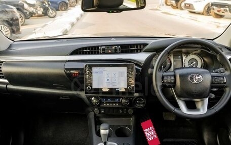 Toyota Hilux VIII, 2025 год, 7 300 000 рублей, 8 фотография